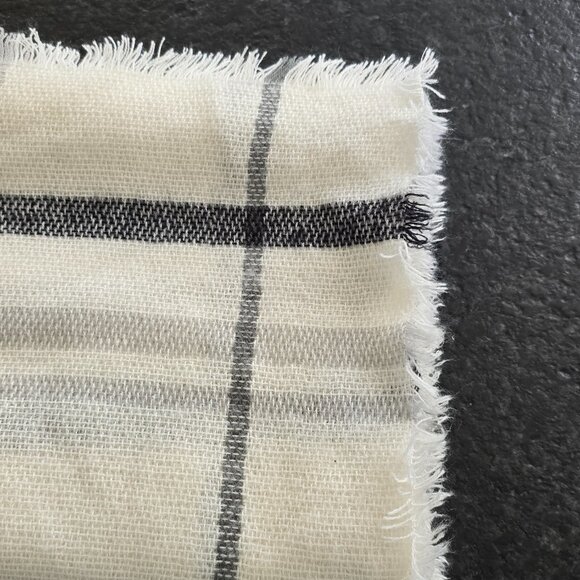 Old Navy Winter Scarf - Picture 8 of 9